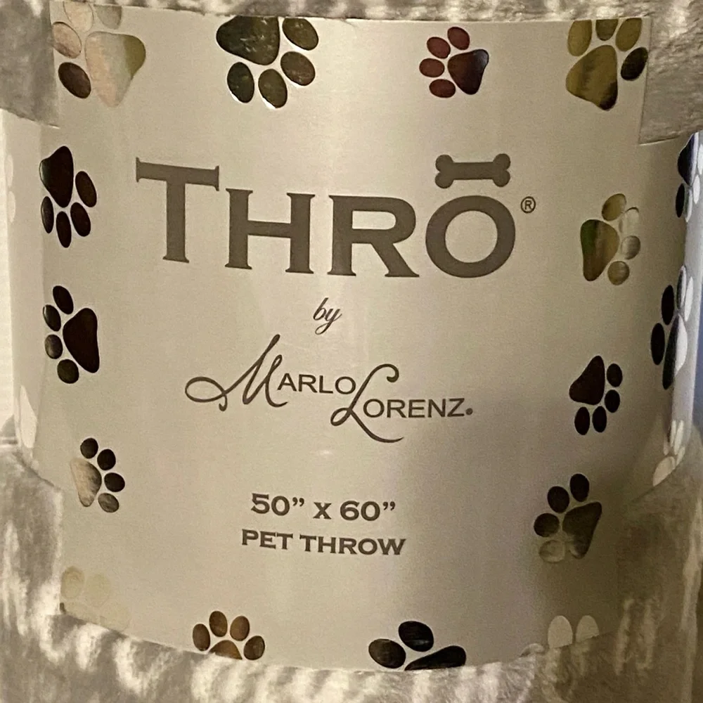 Thro by Marlo Lorenz Gray Pet Throw